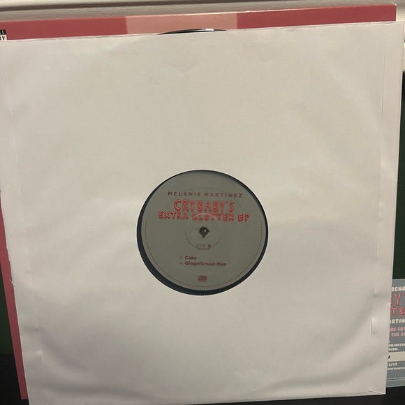 Crybaby’s Extra Clutter - Picture 2 of 3